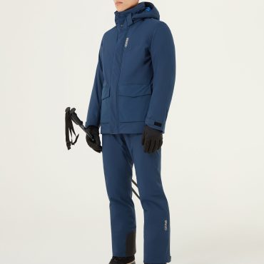 Long fit ski jacket with big pockets