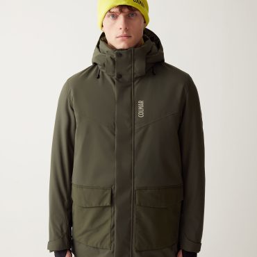 Long fit ski jacket with big pockets