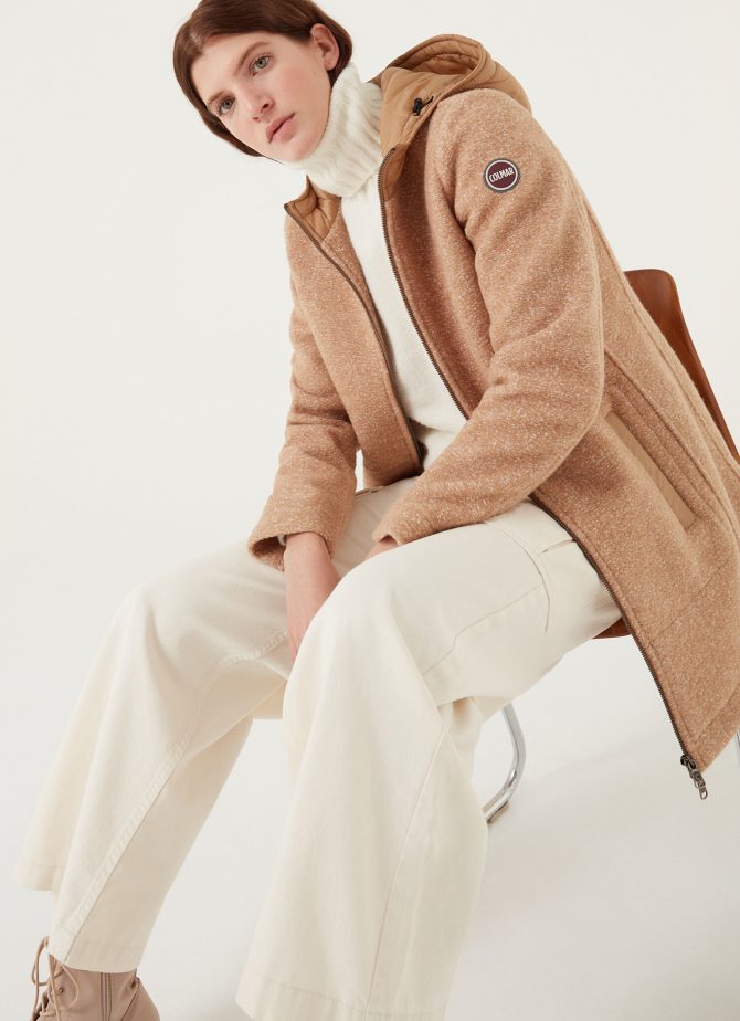 Hooded coat in woolen cloth