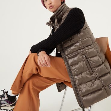 Maxi down vest with drawstring