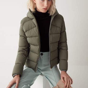 Stretch down jacket with hood