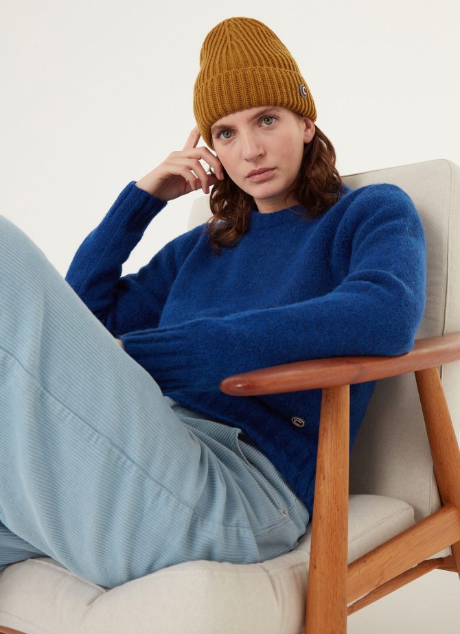 Crew-neck wool jumper