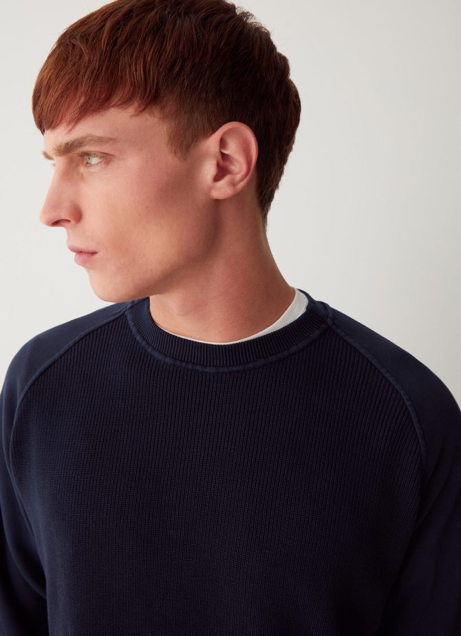 Cotton fleece sweater with raglan sleeves