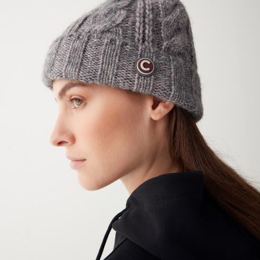 Two-tone women's hat with turn-up