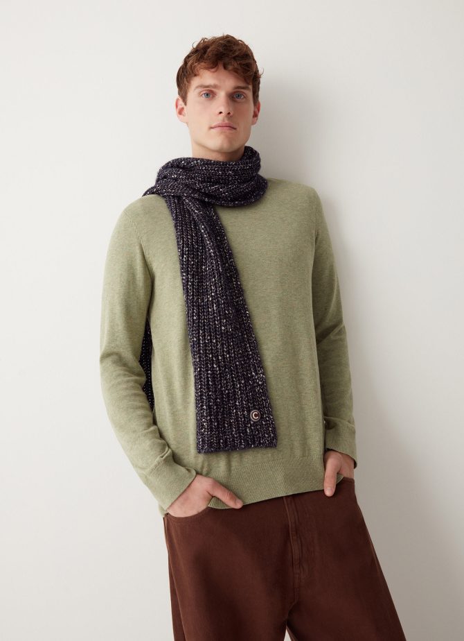 Unisex scarf with gold thread