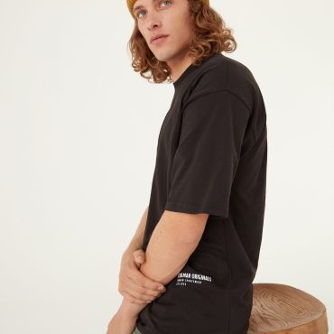 Oversize T-shirt with short sleeves and 3D logo