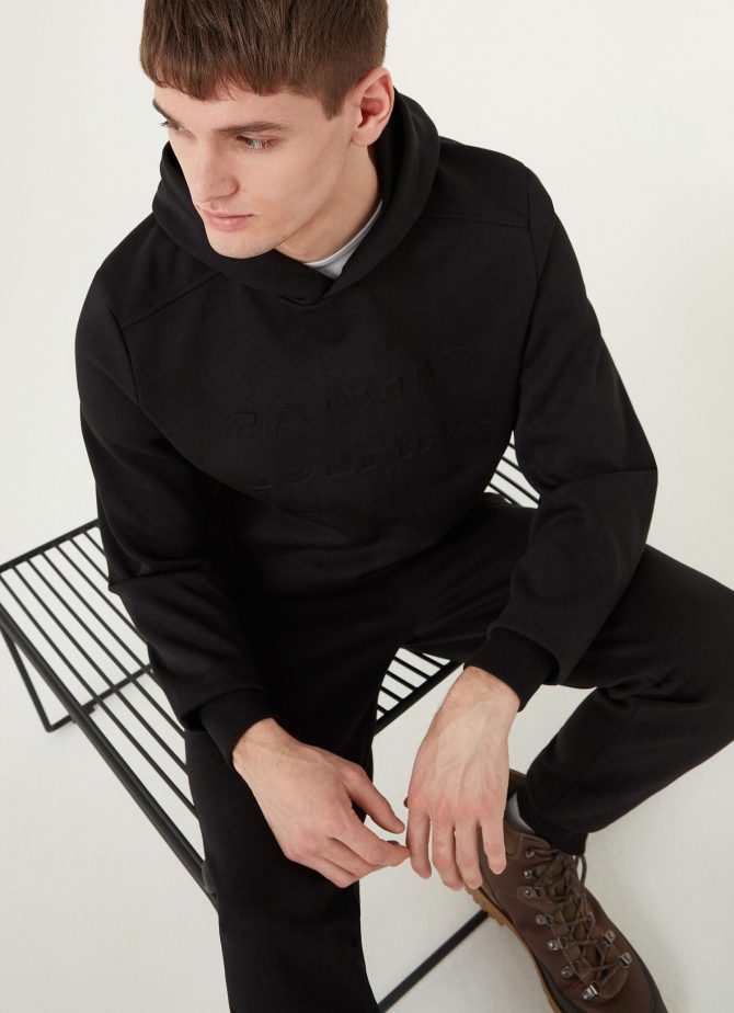 Sweatshirt with matching colour, embossed maxi logo - Image 2
