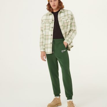 Sweatpants in sweatshirt with 3D writing