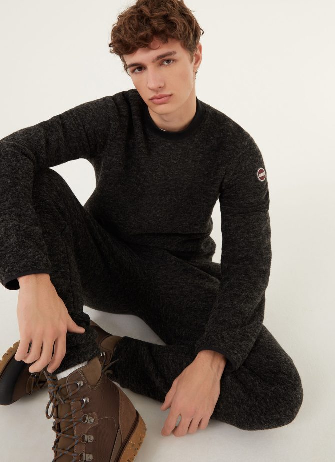Warm crew-neck sweatshirt in wool knit
