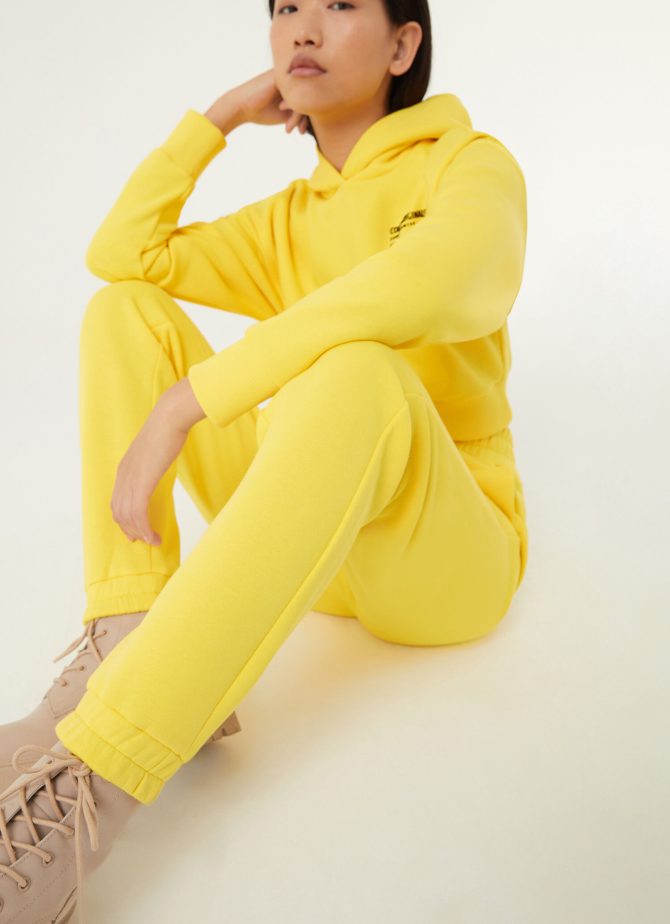 Sweatpants with 3D lettering - Image 3