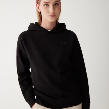 Hooded sweatshirt with shiny logo