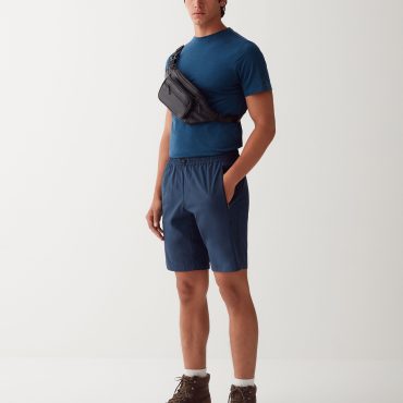 Shorts with drawstring at the waist