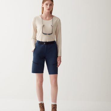 Zipped multi-pocket Bermuda shorts