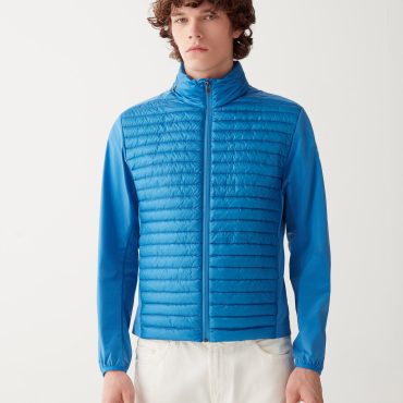 Lightweight jacket with concealed hood