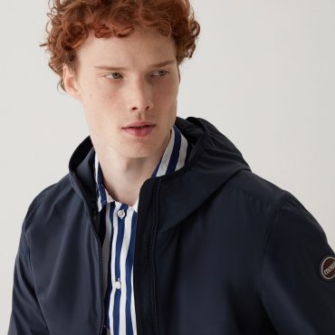 Unlined stretch jacket with hood
