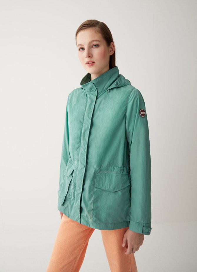 Crinkle jacket with detachable hood