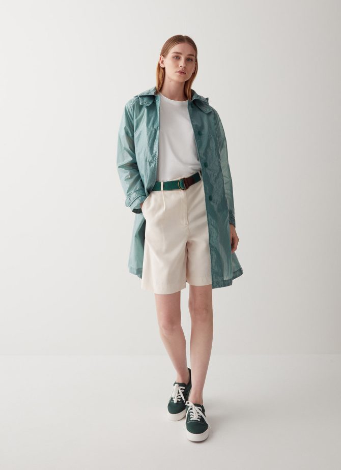 Oilskin jacket with detachable hood