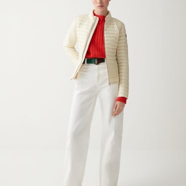 Rounded hem down jacket