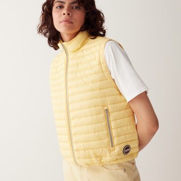Down gilet with drawstring at the bottom