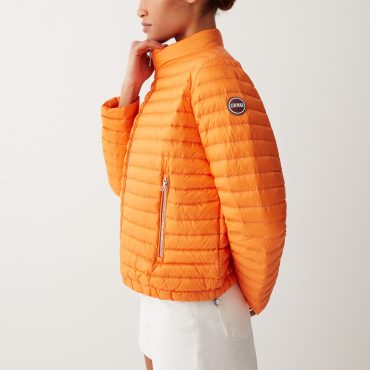 Down jacket with drawstring at the bottom