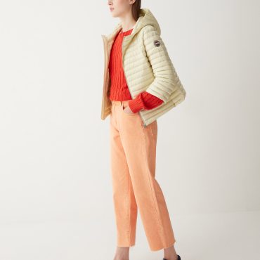 Hooded down cape