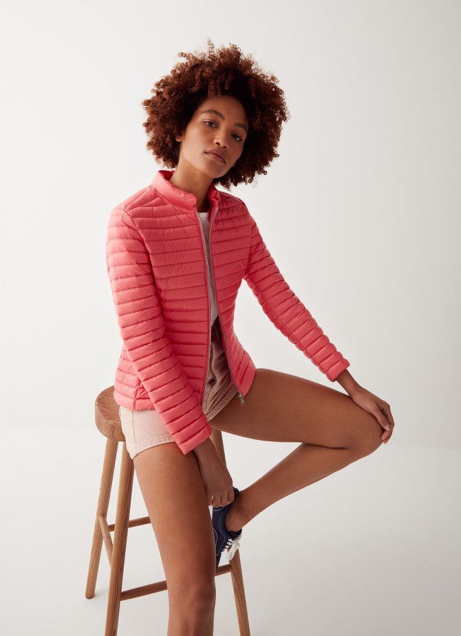 Sporty down jacket with padded collar
