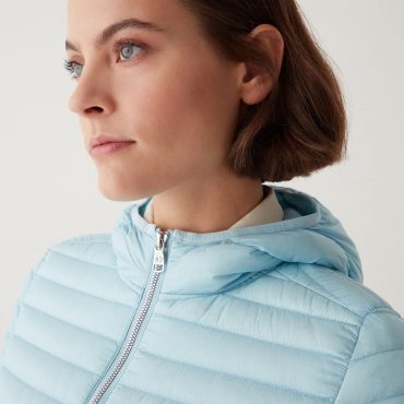 Sporty hooded downjacket