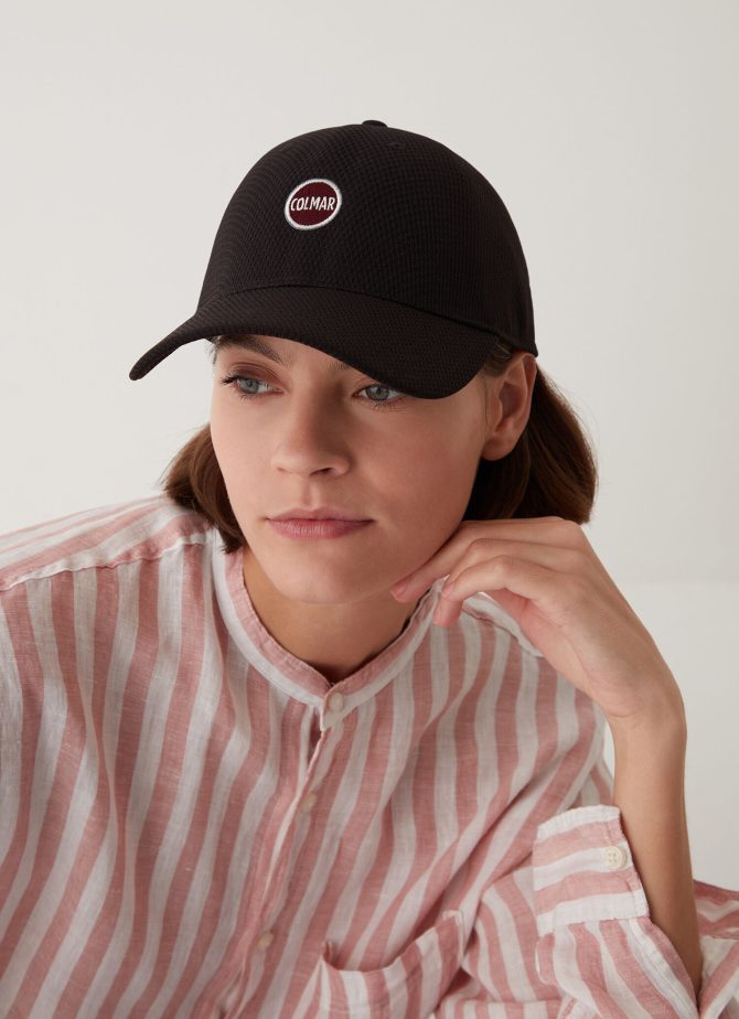Unisex cap with embroidered logo