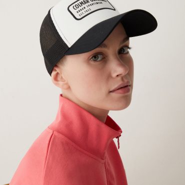 Unisex cap with rear mesh
