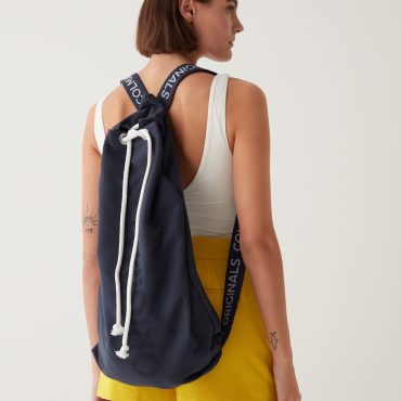 Beach towel backpack
