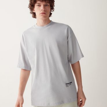 Short sleeve round neck T-shirt
