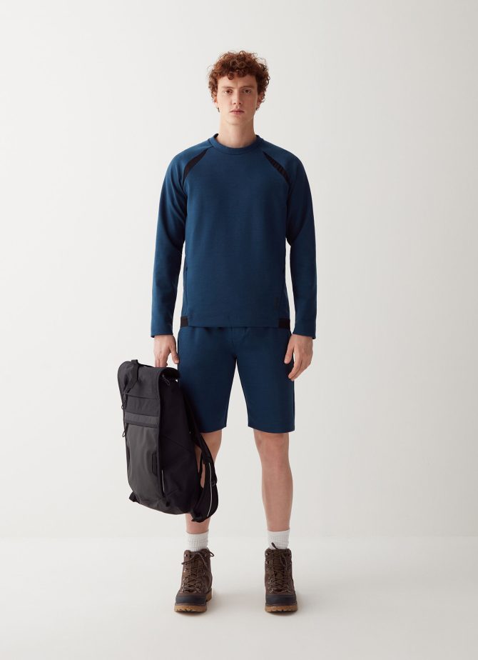 Stretch sweatshirt with mesh inserts