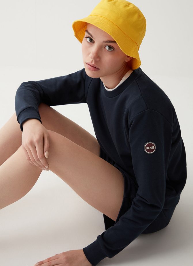 Crew neck sweatshirt with vertical cuts