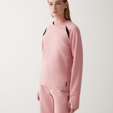 Stretch sweatshirt with mesh inserts