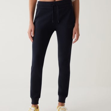 Jogger trousers with drawstring at the waist