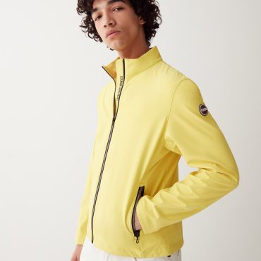 Softshell jacket with adjustment at the hem
