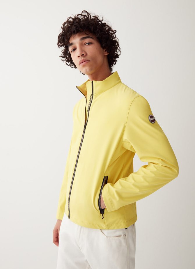 Softshell jacket with adjustment at the hem