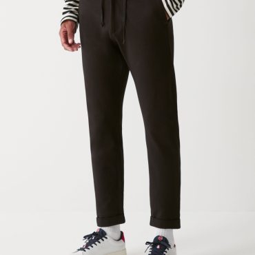 Trousers with drawstring and turn-ups