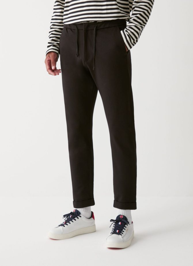 Trousers with drawstring and turn-ups