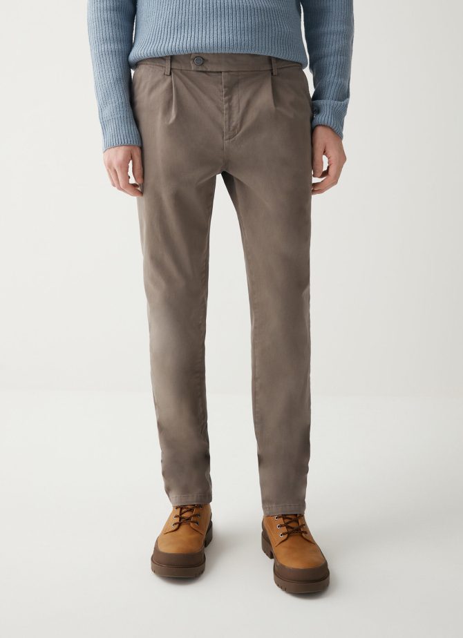 Classic trousers with front pleats - Image 2