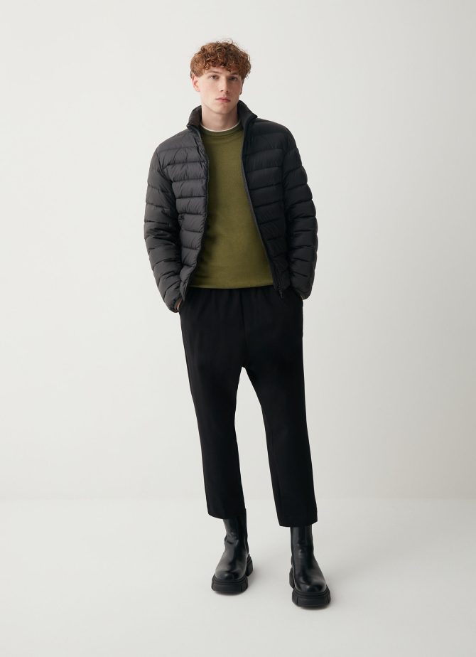 Comfortable trousers with side pockets