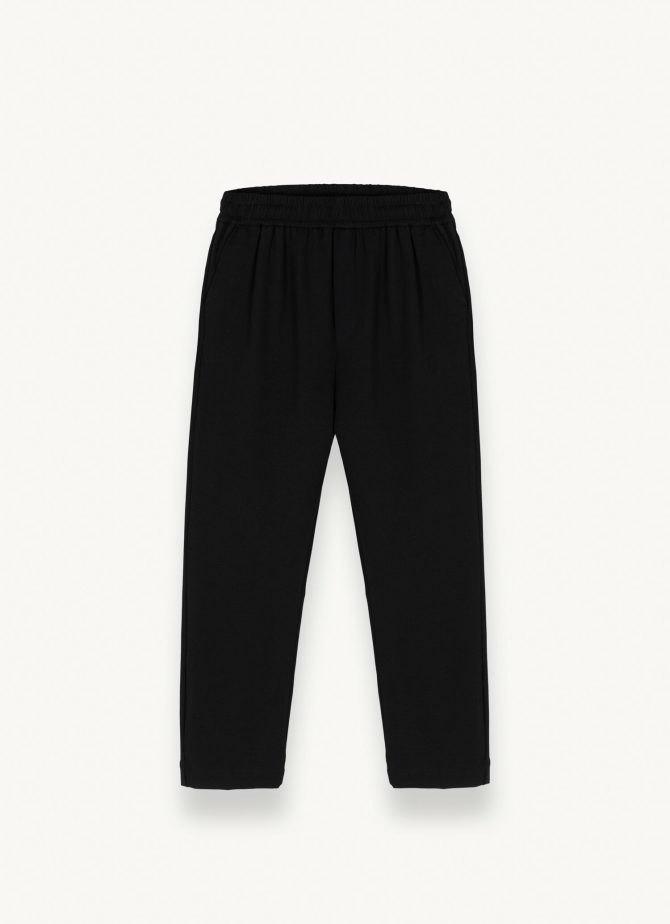 Comfortable trousers with side pockets - Image 4