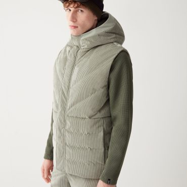 Puffy stretch corduroy ski gilet