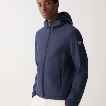 Waterproof and breathable softshell