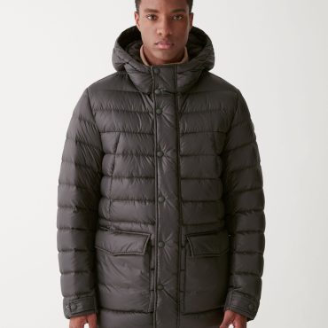 Sporty hooded down jacket