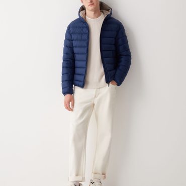 Sporty down jacket with fixed hood