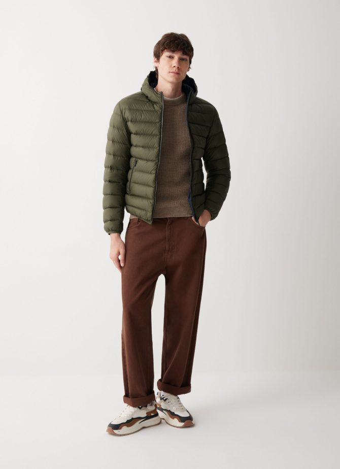 Sporty down jacket with fixed hood