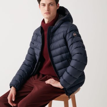 Sporty down jacket with fixed hood