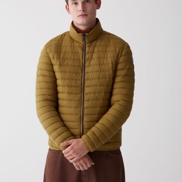 Opaque autumn down jacket with padded collar