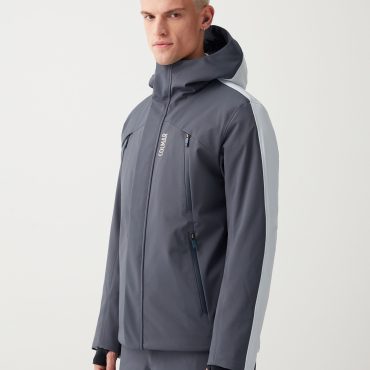 Ski jacket with various waddings